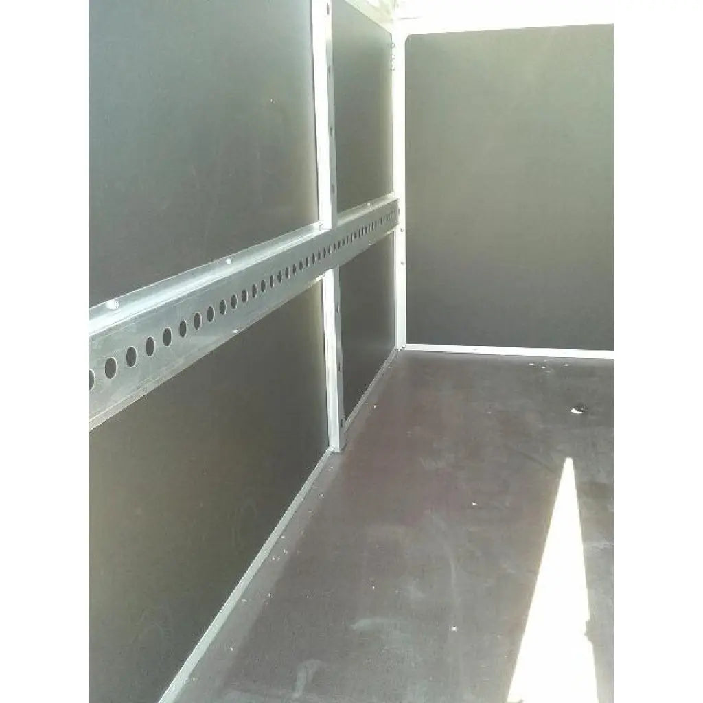 Reboque tipo furgão B09002 de grande capacidade com 750 kg de MMA.